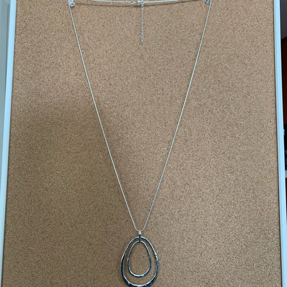 Silver necklace with double ring pendant - Picture 1 of 3